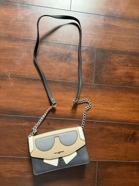 KARL LAGERFELD Sunglasses Flap Crossbody - Black & Beige new
